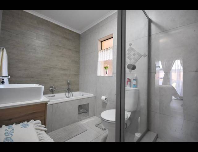 1 BEDROOM APARTMENT FOR SALE IN GOLDEN FIELDS ESTATE